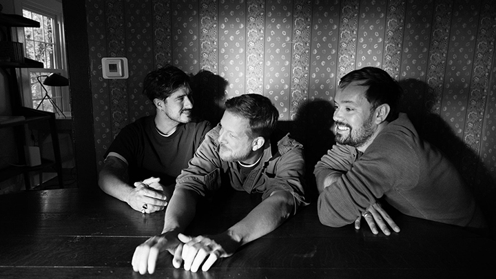 Mumford-&-Sons-2025-medium.jpg